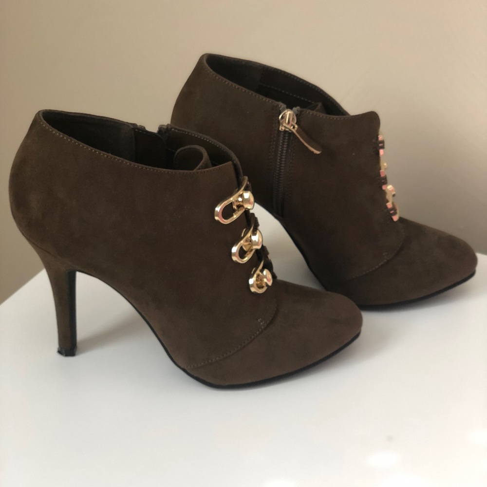 High heel boots
